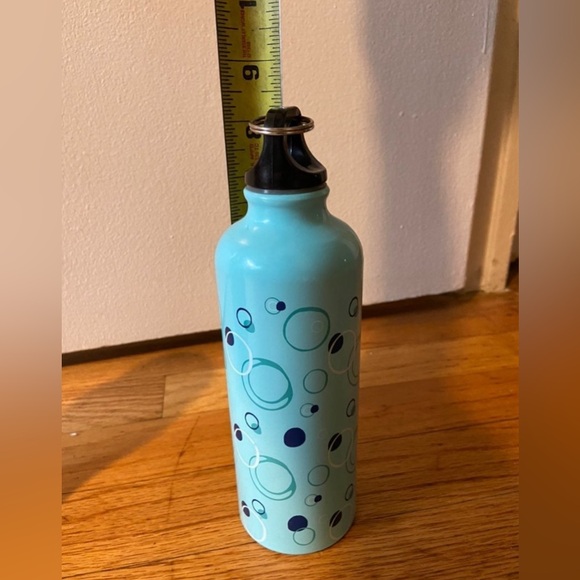 Water bottle - Picture 1 of 3